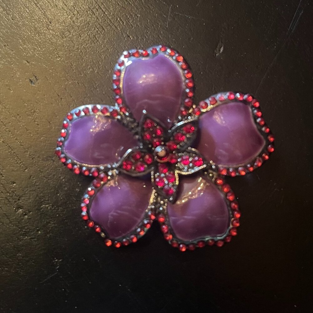 VTG style Purple Enamel Flower Brooch with Pink Rhinestones